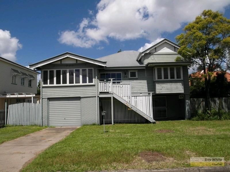 24 Henry Street, Wooloowin QLD 4030