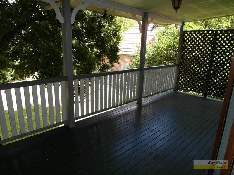 24 Henry Street, Wooloowin QLD 4030