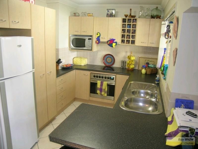 9/125 Allen Street, Hamilton QLD 4007