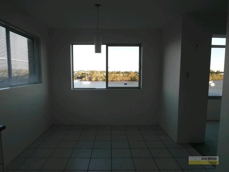 2/61 Hillside Crescent, Hamilton QLD 4007