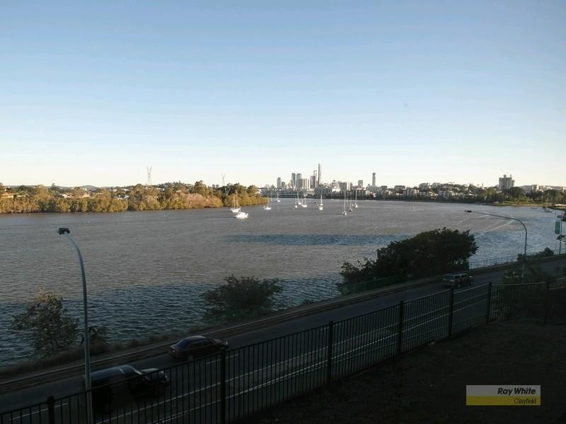 2/61 Hillside Crescent, Hamilton QLD 4007