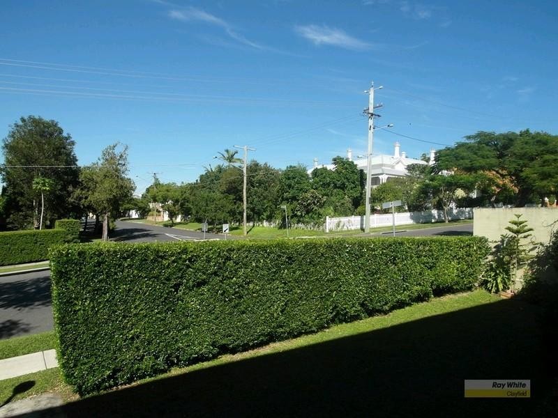 1/102 Windermere Road, Hamilton QLD 4007