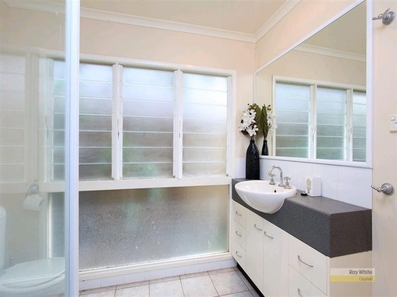 17 Blaikie Street, Hendra QLD 4011