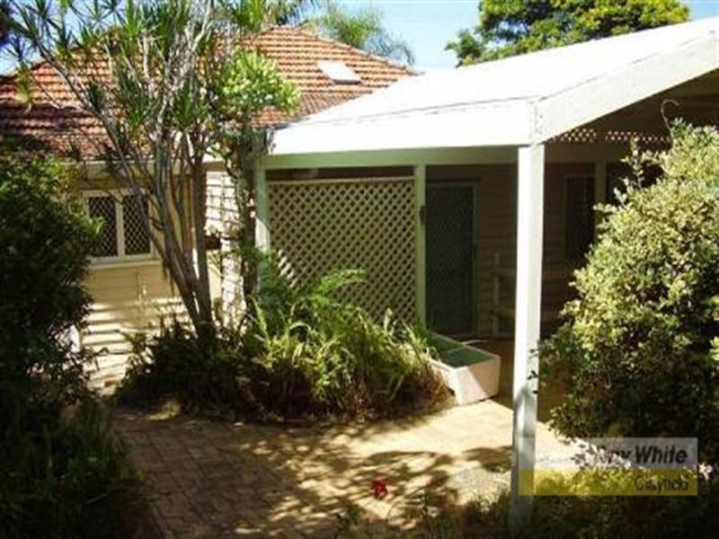 166 Hamilton Road, Wavell Heights QLD 4012