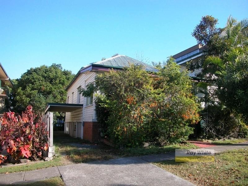 16 Rosemount Terrace, Windsor QLD 4030