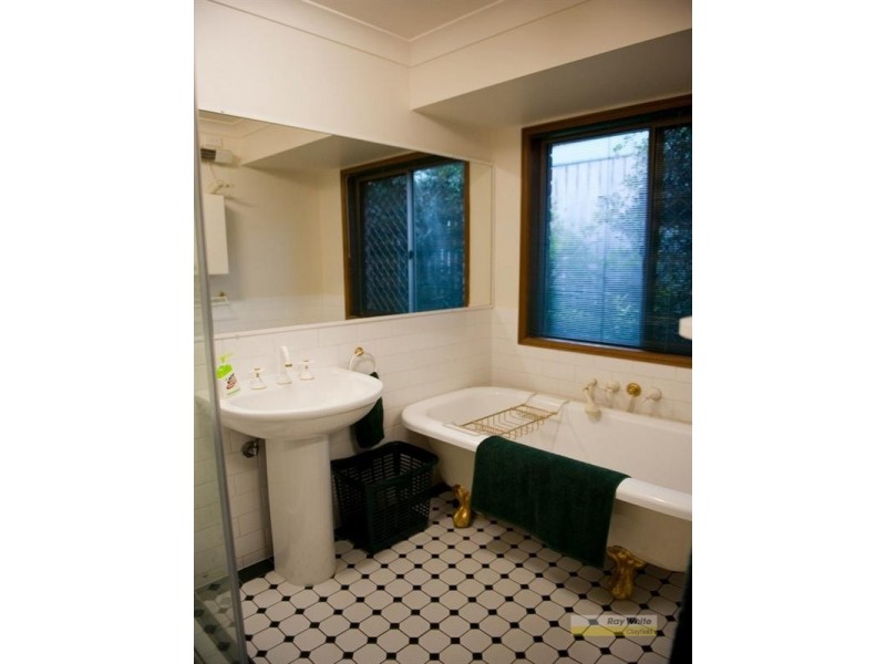 12 Ironwood Court, Arana Hills QLD 4054