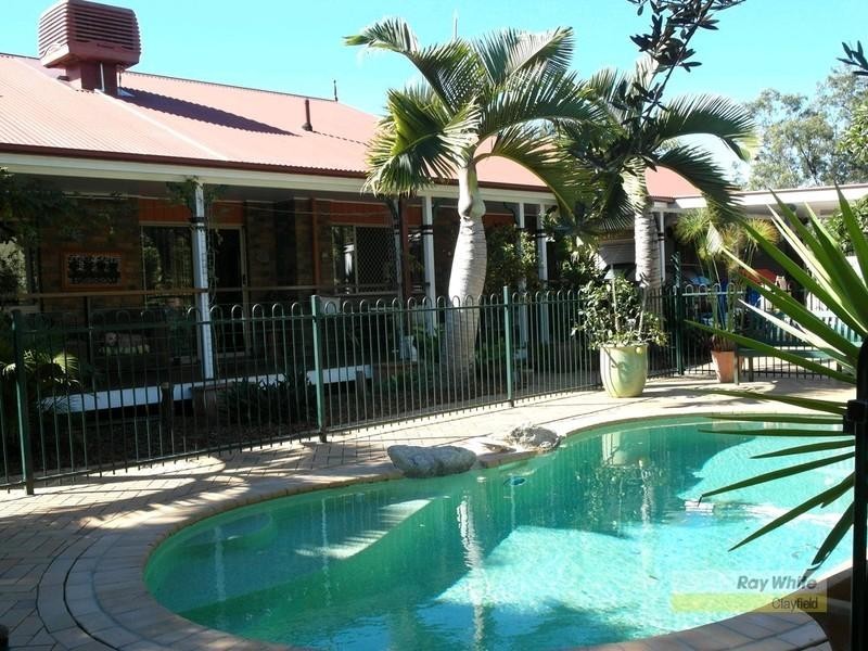 12 Ironwood Court, Arana Hills QLD 4054