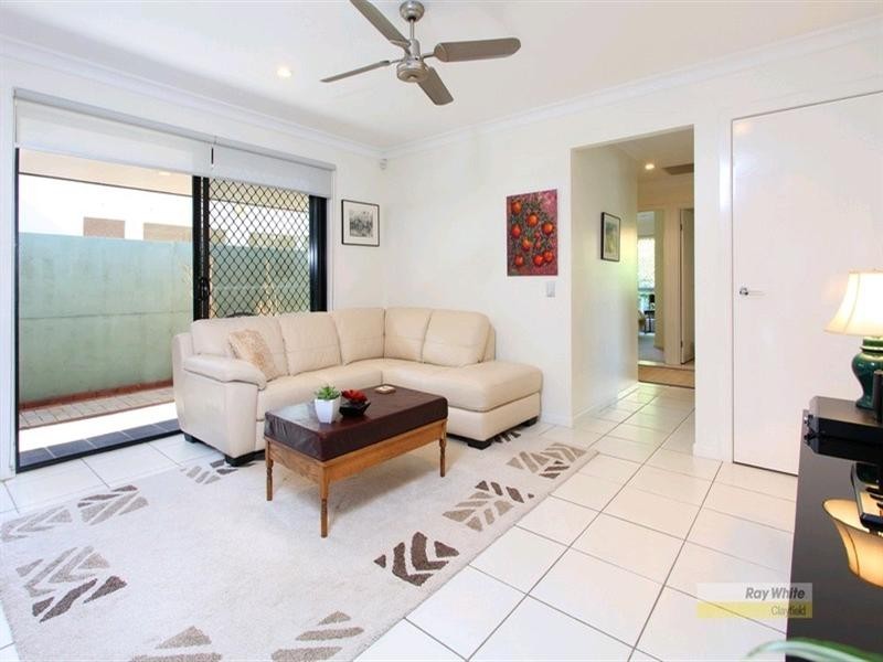 2/80 McIntyre Street, Hendra QLD 4011