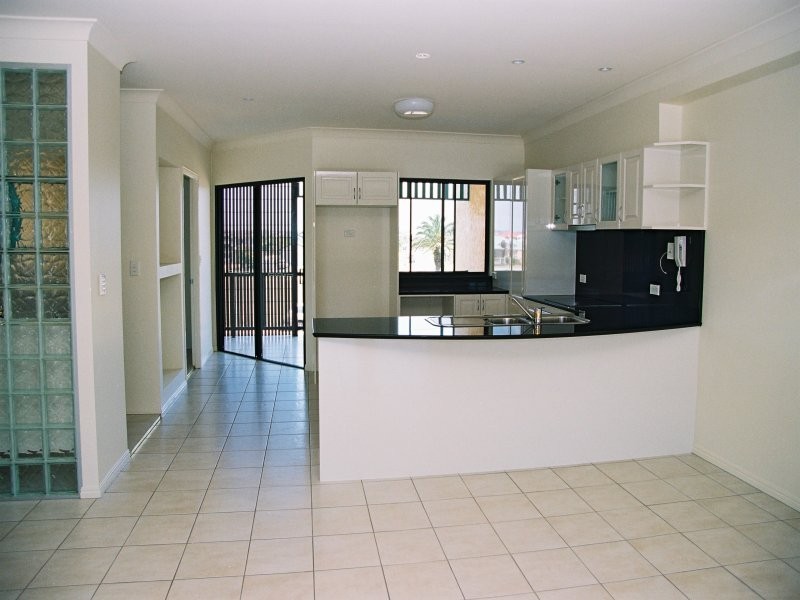 123 Shore Street North, Cleveland QLD 4163