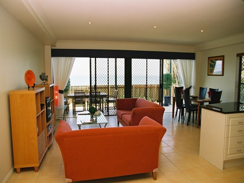 123 Shore Street North, Cleveland QLD 4163