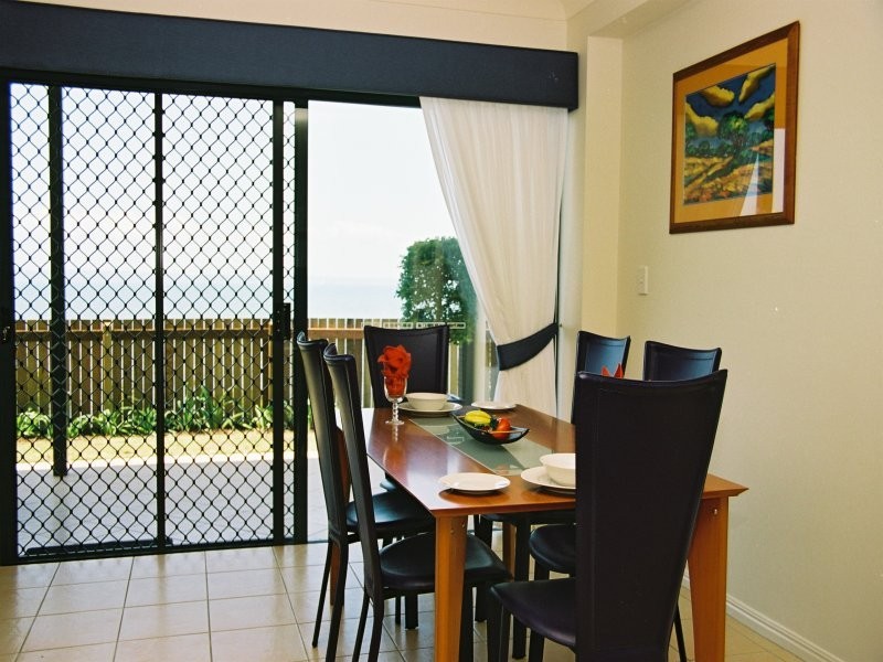 123 Shore Street North, Cleveland QLD 4163