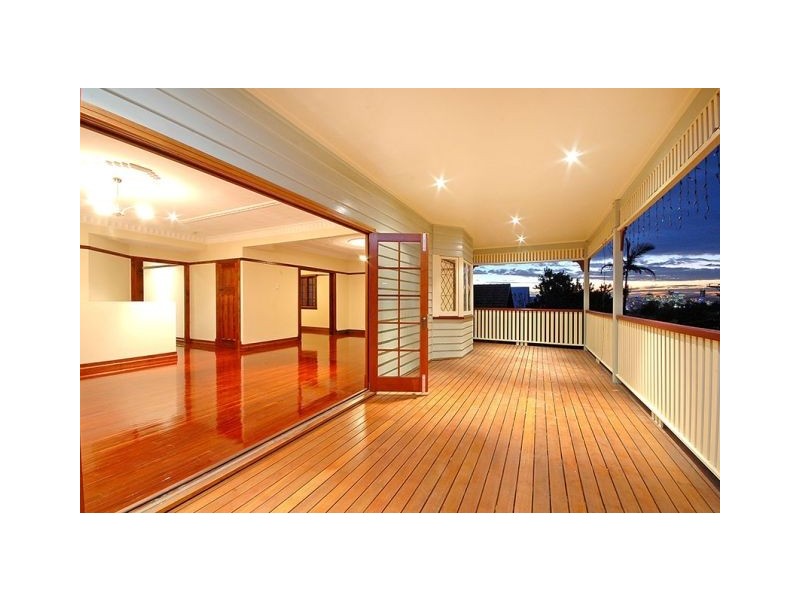 27 Halland Terrace, Camp Hill QLD 4152