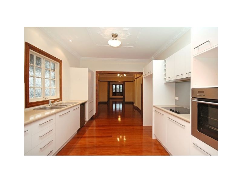 27 Halland Terrace, Camp Hill QLD 4152