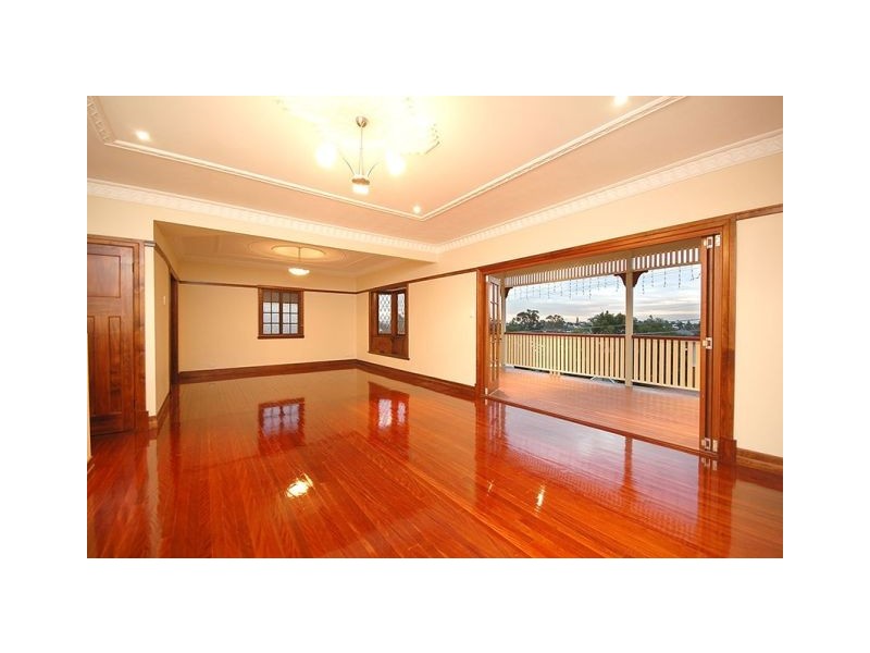 27 Halland Terrace, Camp Hill QLD 4152