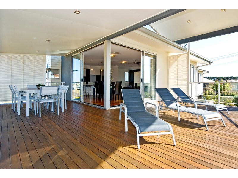 107 Habitat Drive, Redland Bay QLD 4165