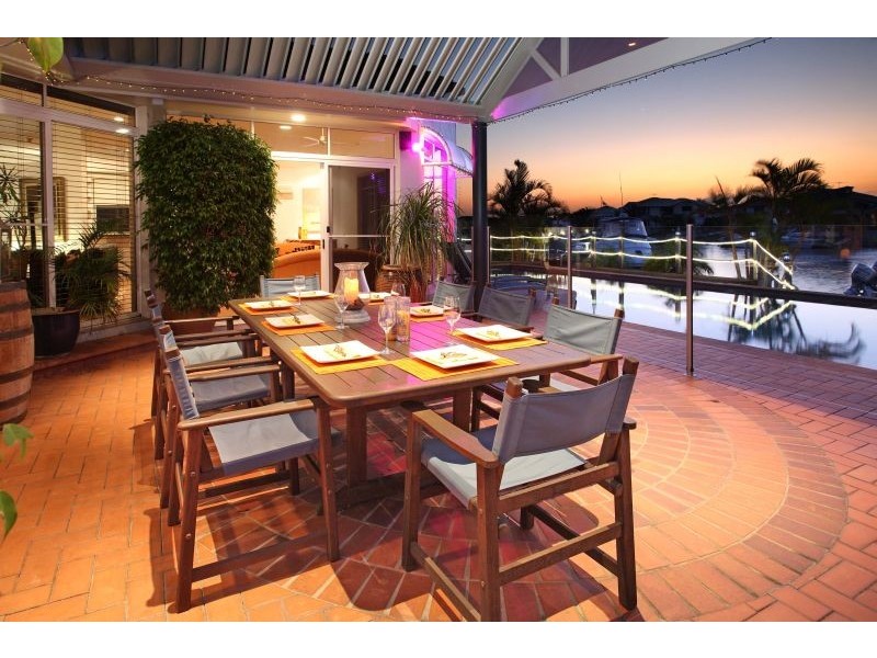 7 Beaufort Court, Raby Bay QLD 4163