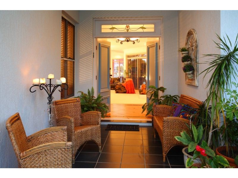 7 Beaufort Court, Raby Bay QLD 4163