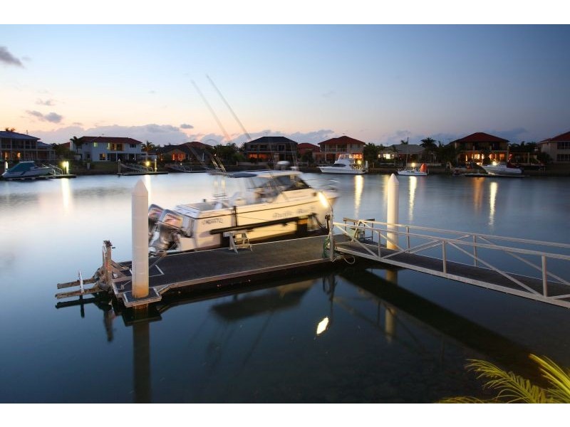 7 Beaufort Court, Raby Bay QLD 4163