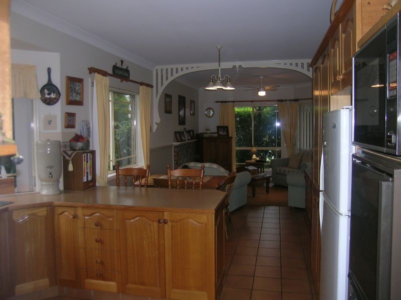 4 Kruger Street, Redland Bay QLD 4165