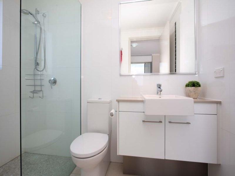 2/141 Shore Street, Raby Bay QLD 4163