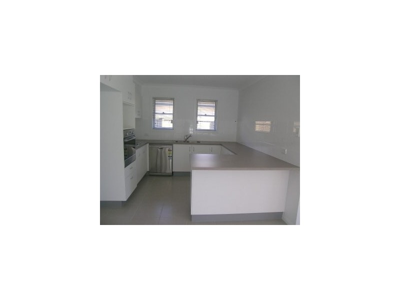 3 Mervyn Crescent, Redland Bay QLD 4165