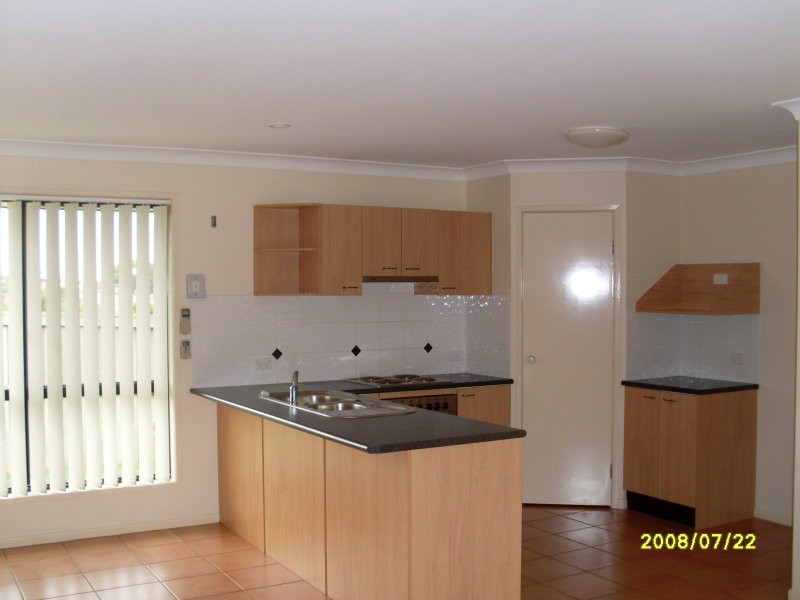 6 Daydream Street, Redland Bay QLD 4165