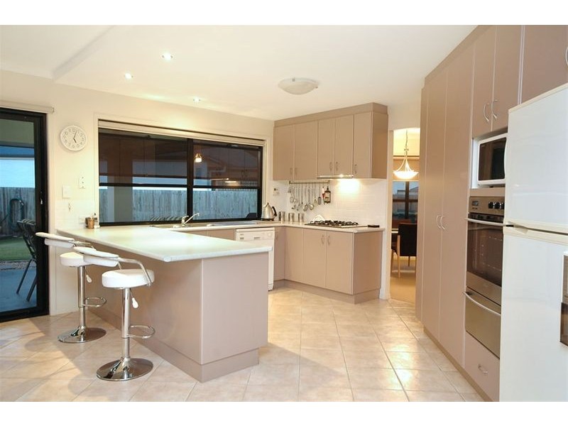 61 Salisbury Street, Redland Bay QLD 4165