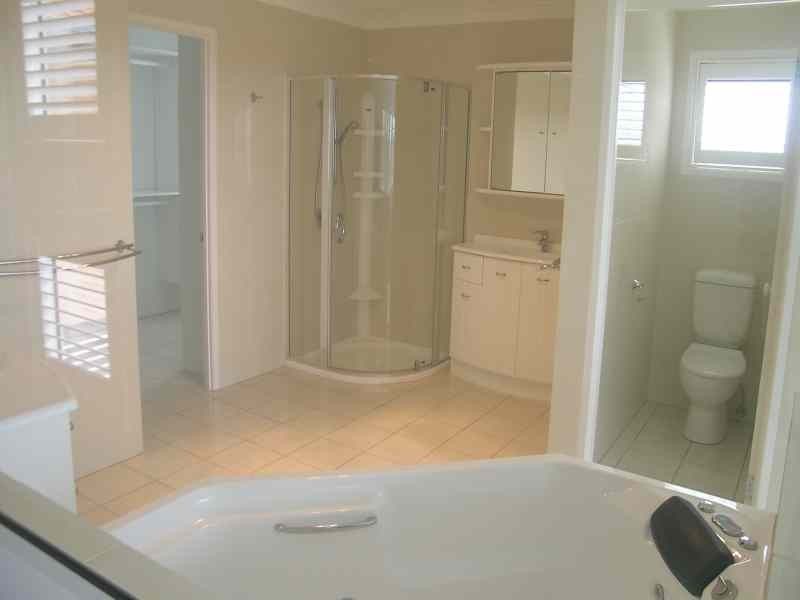 2 Auster Street, Redland Bay QLD 4165