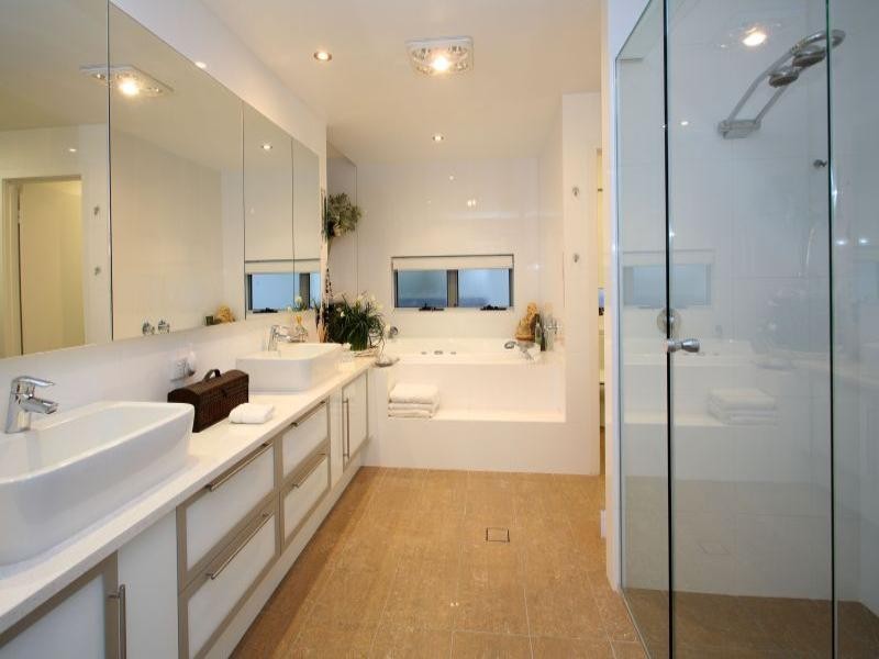 169 Shore Street North, Cleveland QLD 4163