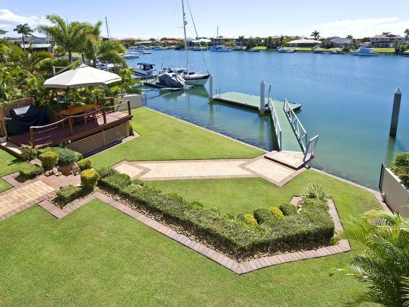 7 Martingale Court, Raby Bay QLD 4163
