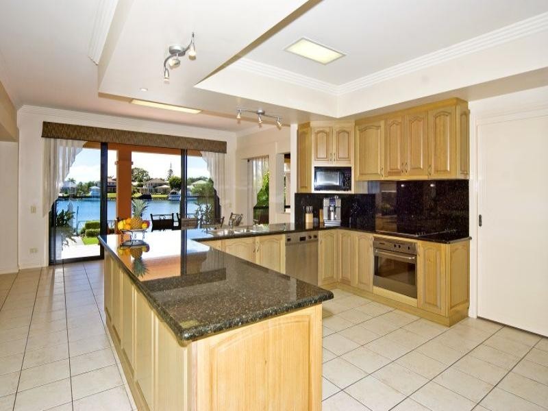 7 Martingale Court, Raby Bay QLD 4163