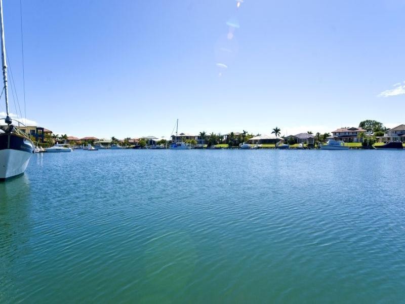 7 Martingale Court, Raby Bay QLD 4163