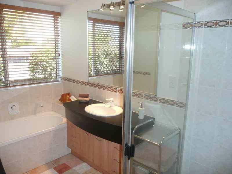 19 Kimbolton Drive, Redland Bay QLD 4165