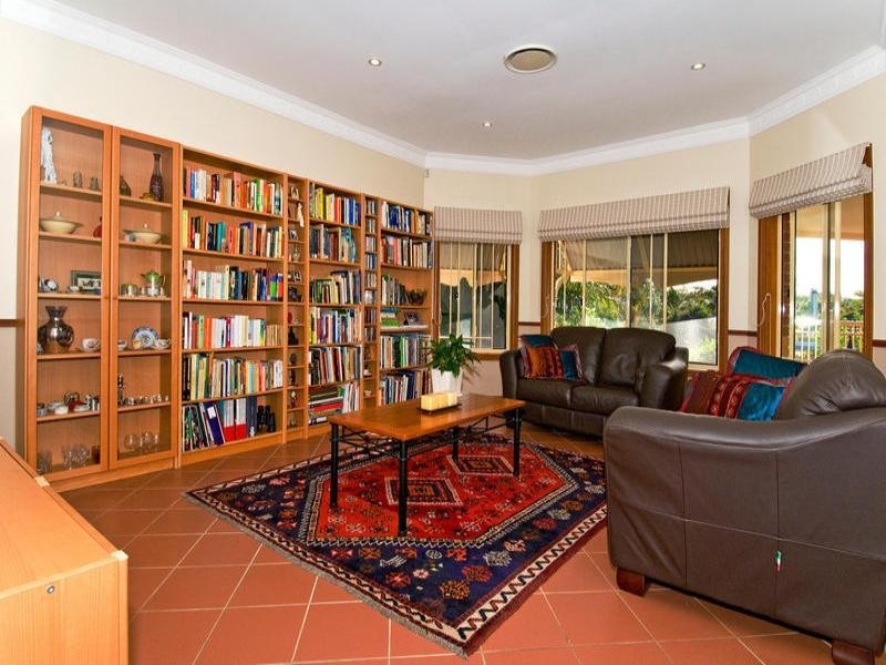 32 The Boulevard, Redland Bay QLD 4165