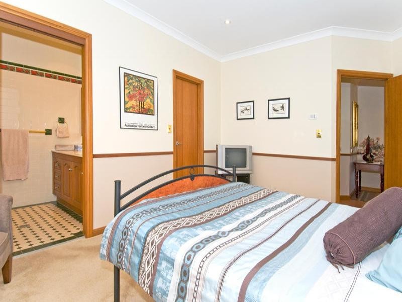32 The Boulevard, Redland Bay QLD 4165