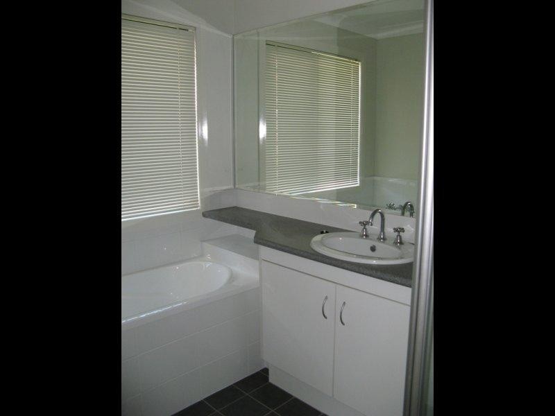 32 Watervale Drive, Redland Bay QLD 4165