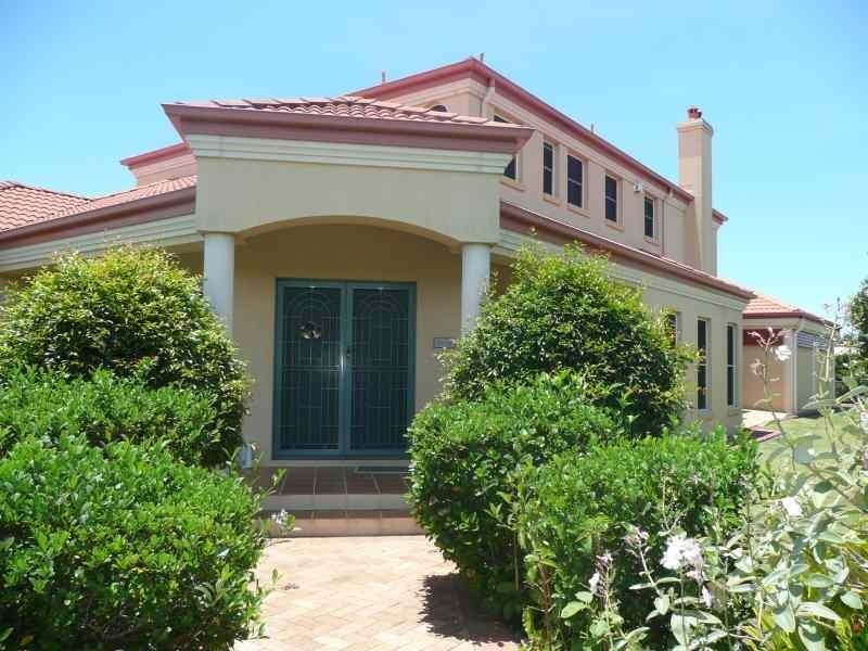 36 Zephyr Court, Birkdale QLD 4159