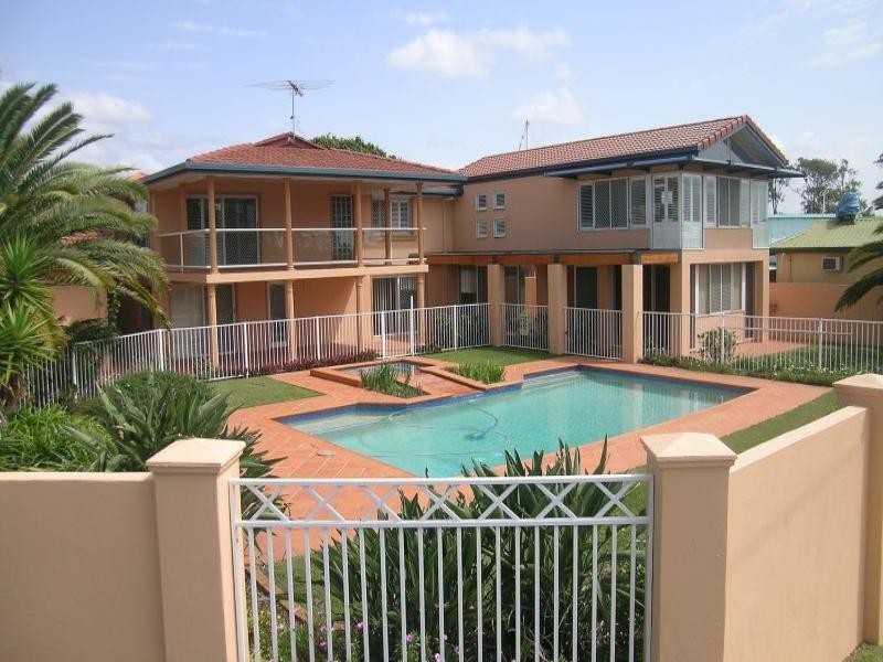 2 Auster Street, Redland Bay QLD 4165