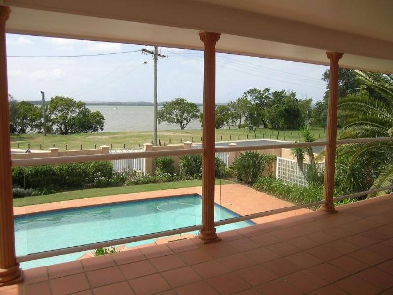 2 Auster Street, Redland Bay QLD 4165