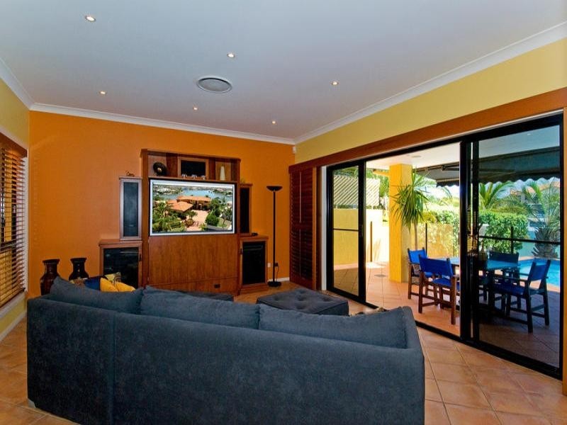 12 Beaufort Court, Raby Bay QLD 4163