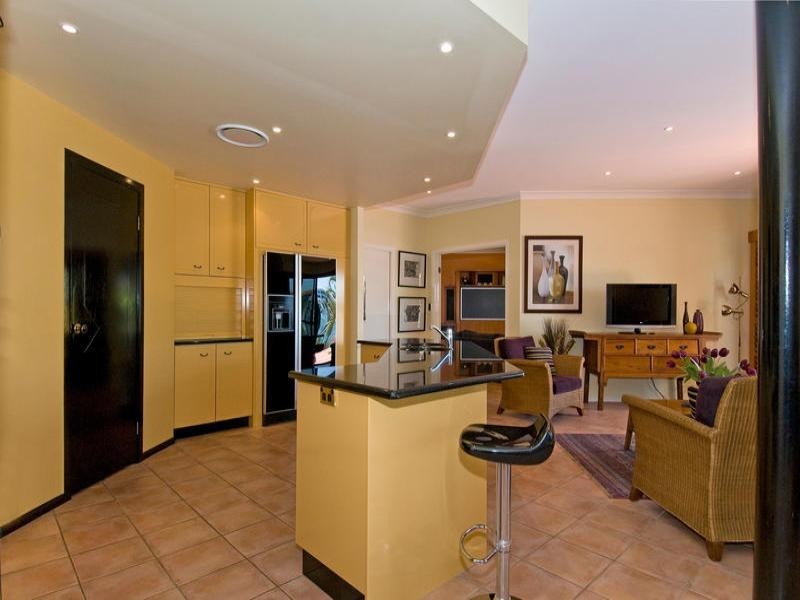 12 Beaufort Court, Raby Bay QLD 4163