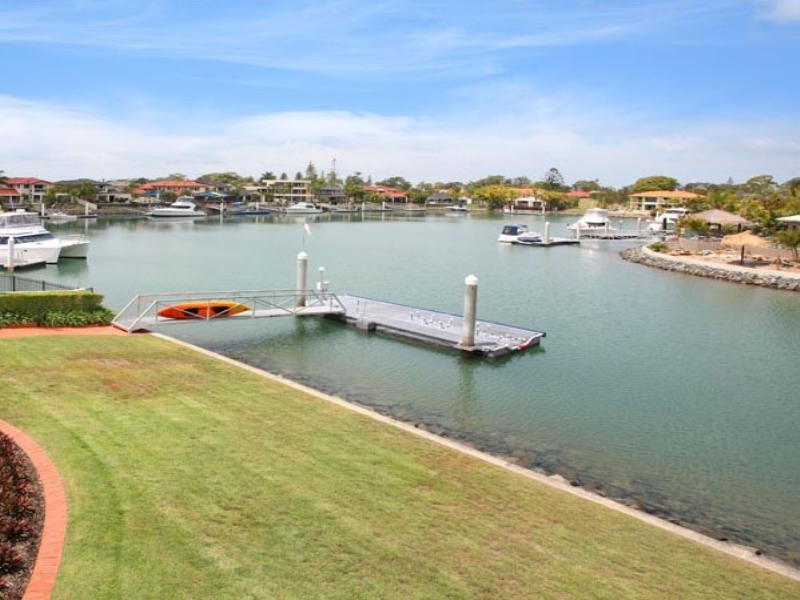 1 Mainroyal Court, Raby Bay QLD 4163