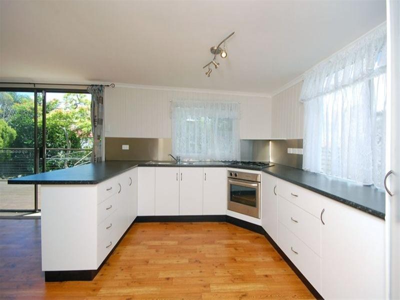 10 Sinclair Street, Newtown QLD 4305