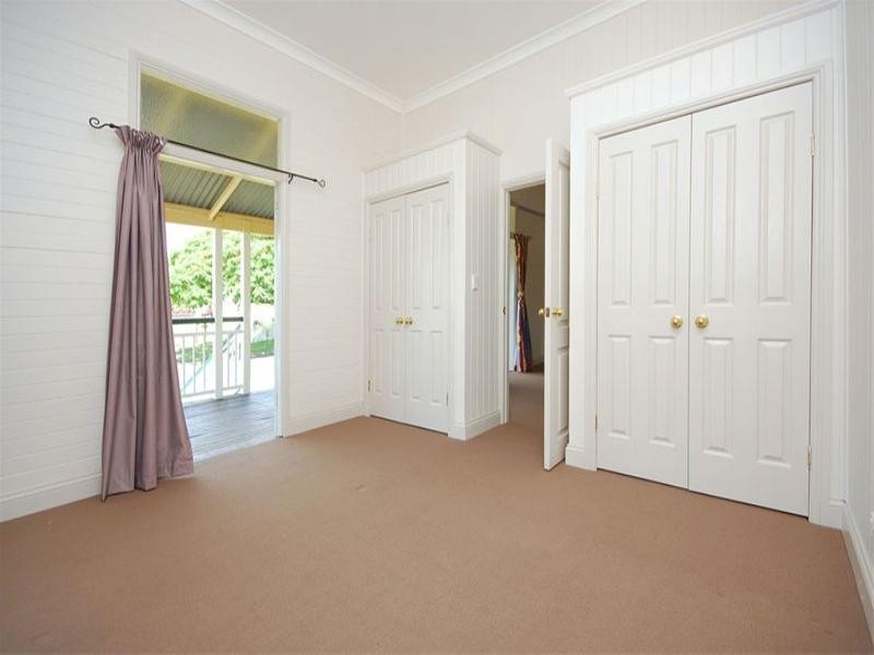 10 Sinclair Street, Newtown QLD 4305