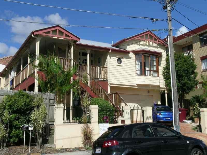 52 Amelia Street, Coorparoo QLD 4151