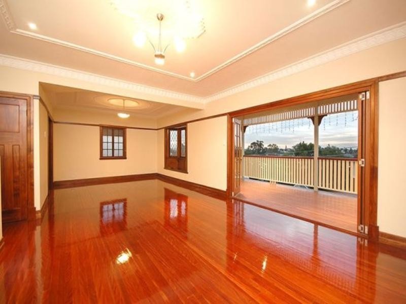 27 Halland Terrace, Camp Hill QLD 4152