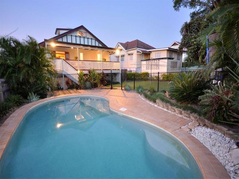 27 Halland Terrace, Camp Hill QLD 4152