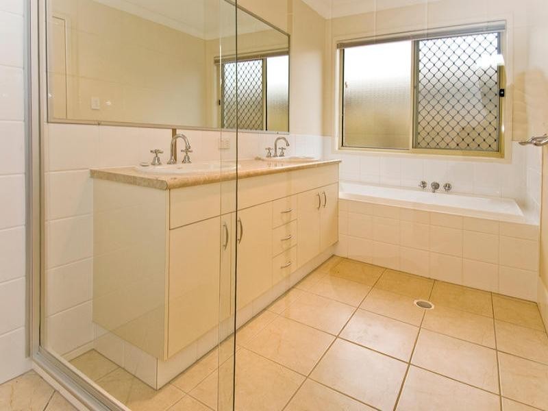 1 Delancey Street, Cleveland QLD 4163