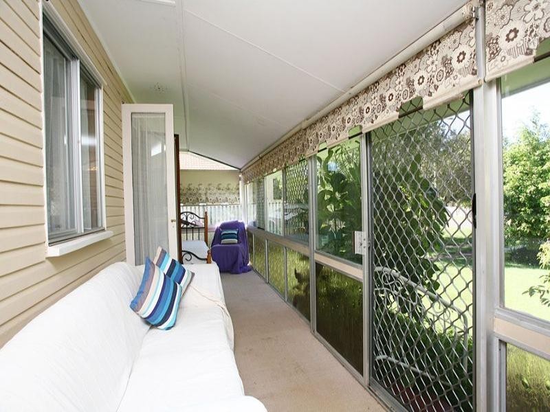 30 Little Shore Street, Cleveland QLD 4163