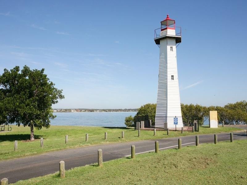 30 Little Shore Street, Cleveland QLD 4163